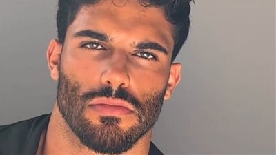 ذات الكتاب الاحمر ل شاهندا